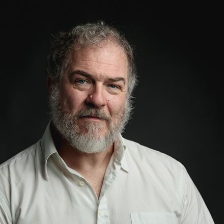 Andrea Pennacchi: la Piccola Odissea del Pojana, viaggio tra teatro e cinema
