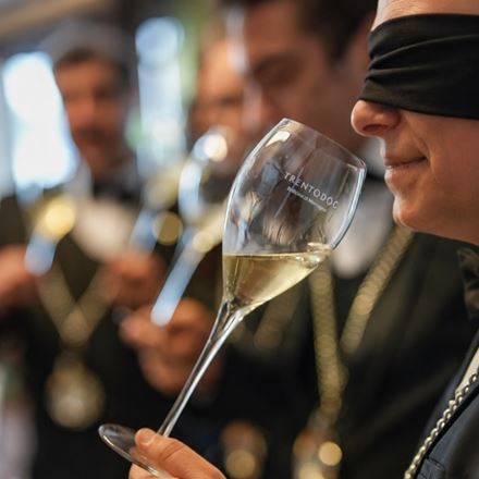 Trentodoc Blind Tasting Game